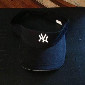 New York Yankees black visor