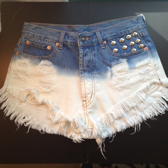 Meduim High waisted studded dip dyed shorts! - Picture 1 of 3