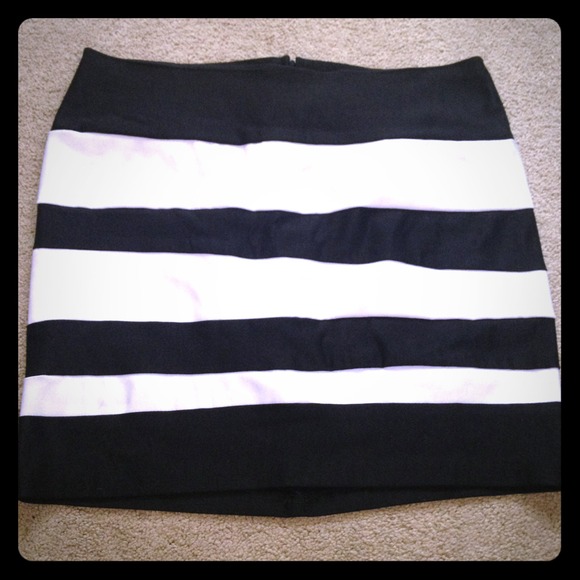 Black & white skirt.