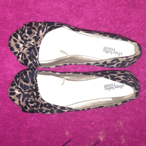 Cute spotted flats!!^_<