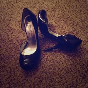 Black shiny heels size 6.5