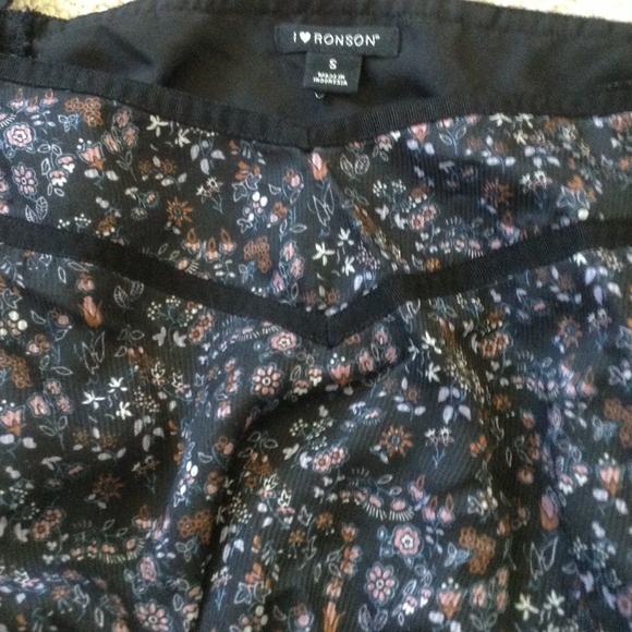 🔴SOLD🔴 007 - Black floral print dress w/belt - Picture 3 of 3