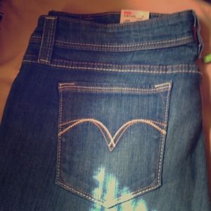 Levi denim curve , size 15-32 NWT