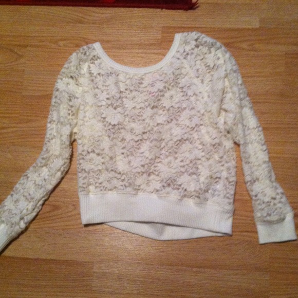 Cute long sleeve sweater!