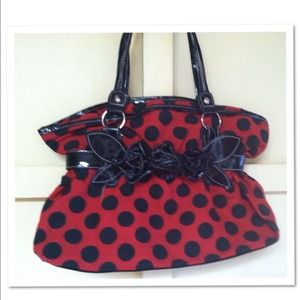 Black/red purse