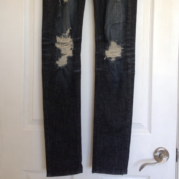 🚫 Distressed Jeans 🚫 bundled - Picture 2 of 3