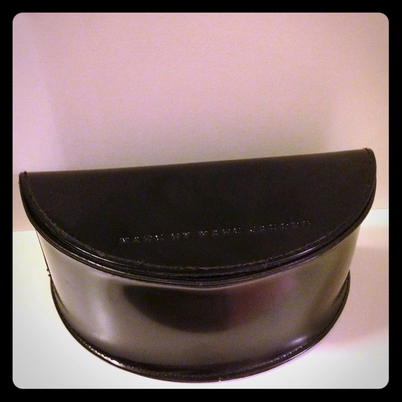 💥SALE💥Authentic Marc Jacobs case & sunnies