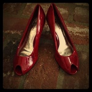 Red peep toe kitten heels. 👠💕