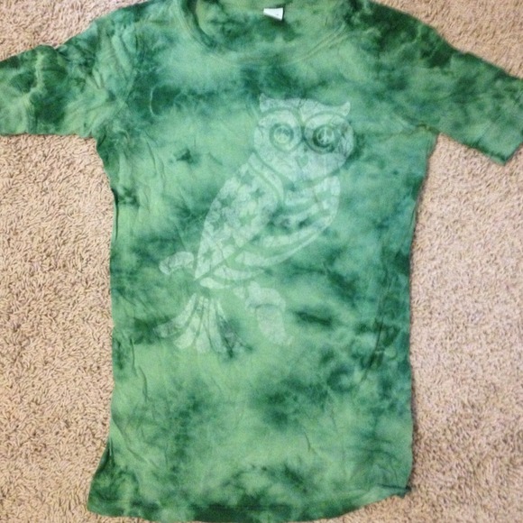 Lucky peace green owl t shirt