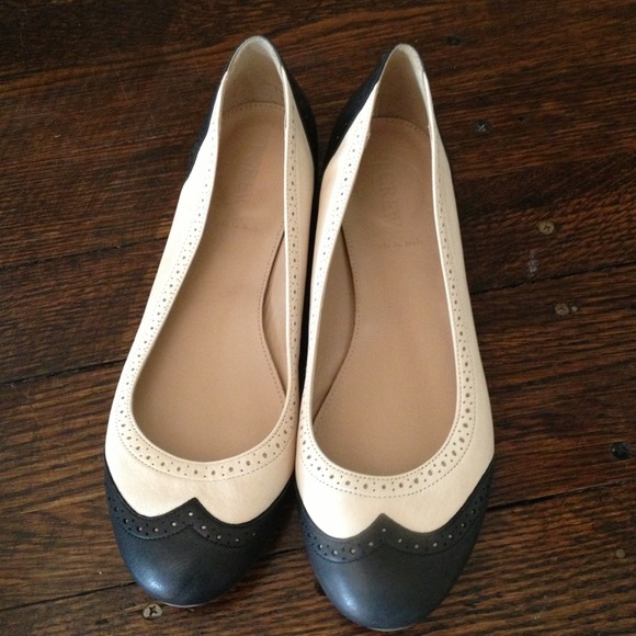 J.Crew ballet flats shoes navy & cream...size 8
