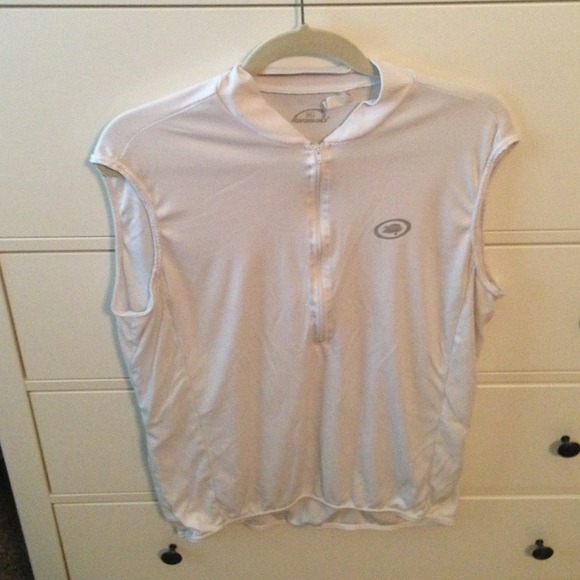 Cycling jersey. Cycling gear.