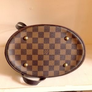 Louis Vuitton Bags - ⛔️HOLD4RITA⛔️✨ LOUIS VUITTON damier petite bucket Louis Vuitton Bags - ⛔️HOLD4RITA⛔️✨ LOUIS VUITTON damier petite bucket