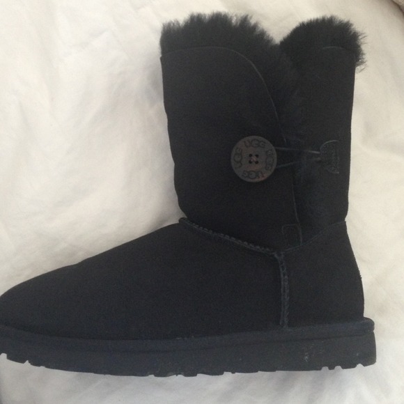uggs bailey button low uggs bailey button low