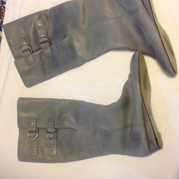 Seychelles At Last Gray Leather Boots