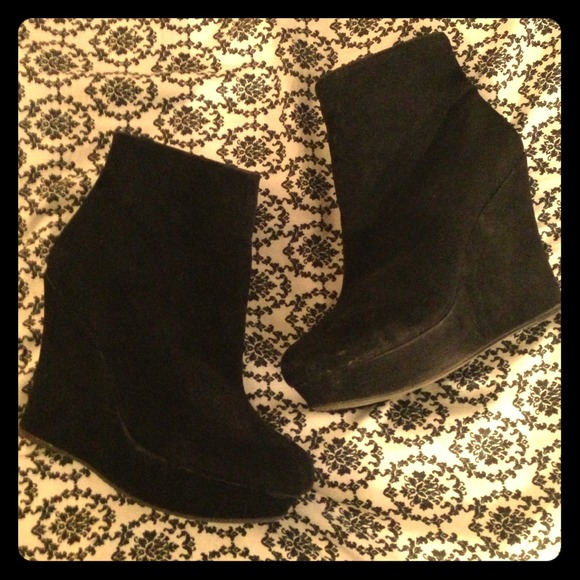 Black Velvet Platform Heel Ankle Booties