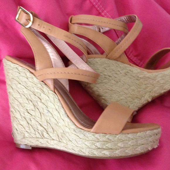 Reserved for Sami_lei BCBGeneration Wedges Sz 8
