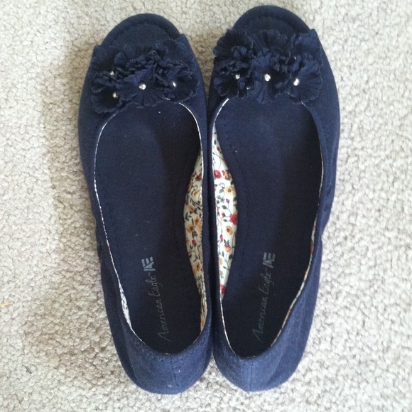 American eagle flowered peep toe flat