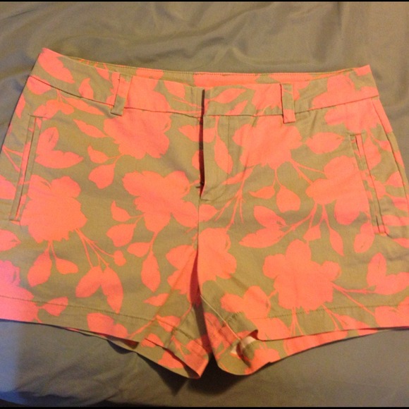 Khaki and coral floral preppy shorts