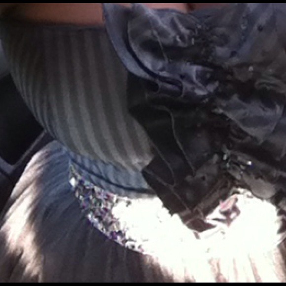 Charcoal strapless ball gown PROM DRESS:) - Picture 3 of 4