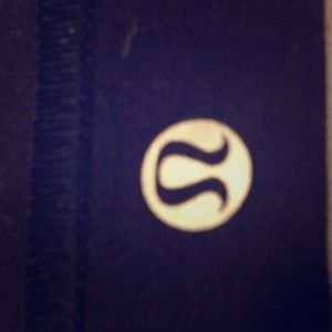 Black lululemon fly away tamer headband