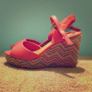 Coal chevron tweed wedges