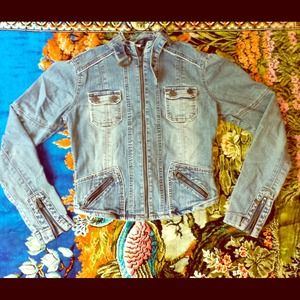 Fitted denim jacket