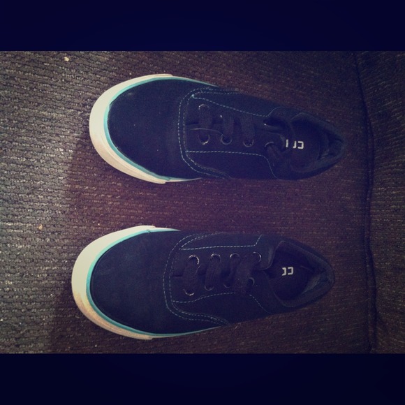 Black converse