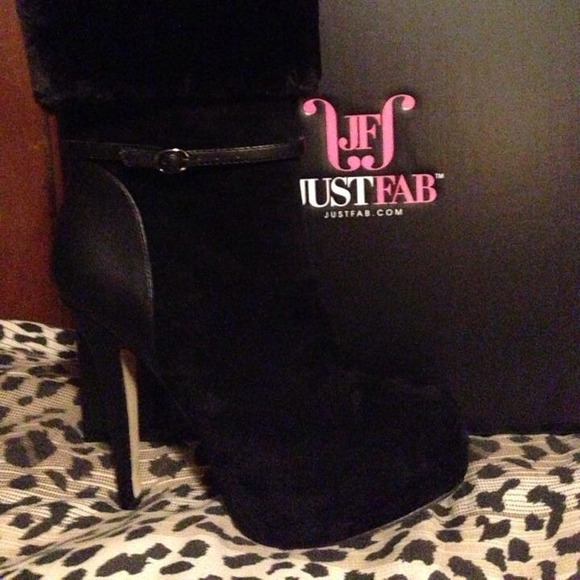 Boot. - Picture 2 of 2