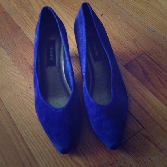 Vintage cobalt blue kitten heels