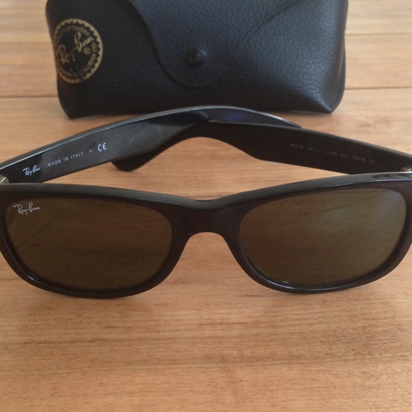 *SOLD* Authentic Ray Ban Black Wayferer Sunglasses - Picture 3 of 4