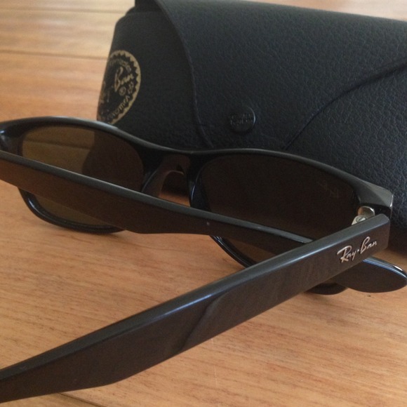 *SOLD* Authentic Ray Ban Black Wayferer Sunglasses - Picture 4 of 4