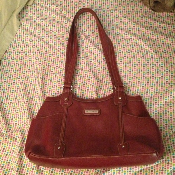 Red Jaclyn Smith bag