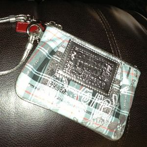 🎉Coach Poppy wristlet