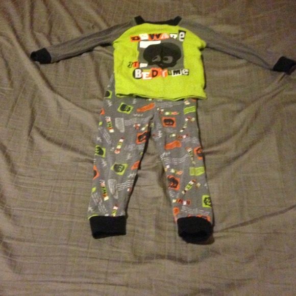 Halloween Themed PJs . 18M