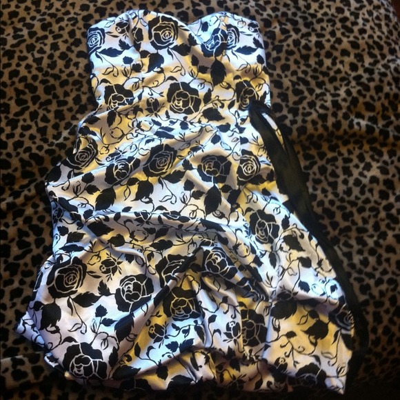 Sequin Hearts dress size 9