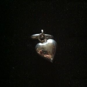 Sterling silver puff heart ring
