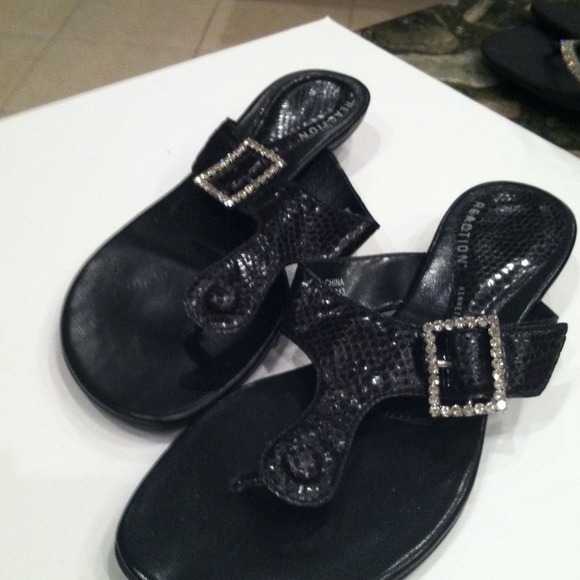 Kitten heel black leather shoes+ rhinestone buckle