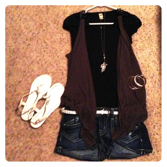 Adorable Black burnout & Olive Green vest!