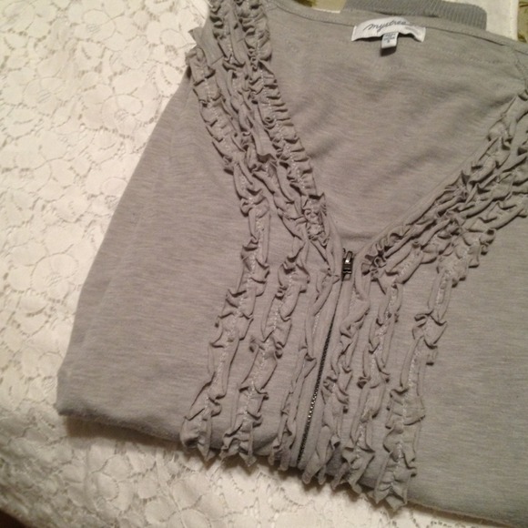 BUNDLED ❤️Ruffled Zippered Cardigan