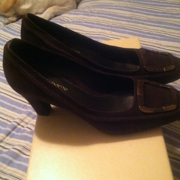 Shoes - Picture 2 of 3