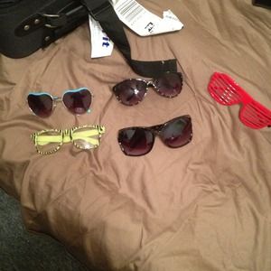 Bundle of sun glasses