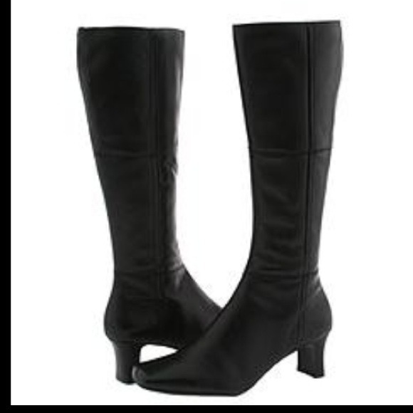 SOLD! New Clarks Black Luna Galaxy boot - Picture 2 of 4