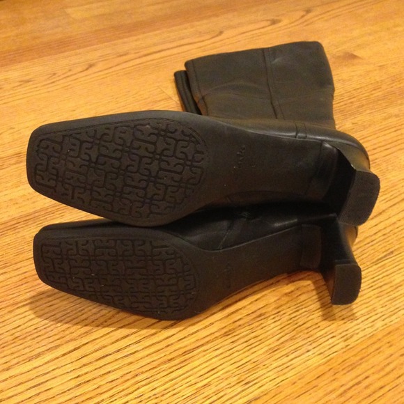 SOLD! New Clarks Black Luna Galaxy boot - Picture 4 of 4