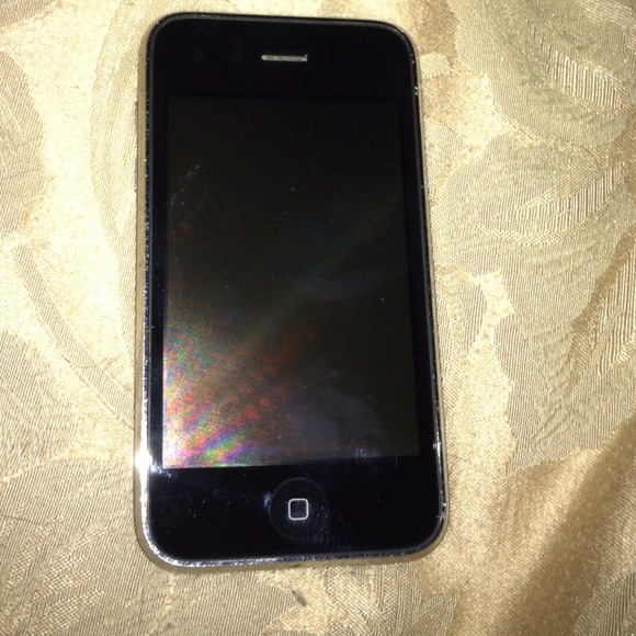 iPhone 3GS 8g no cracks, works great.