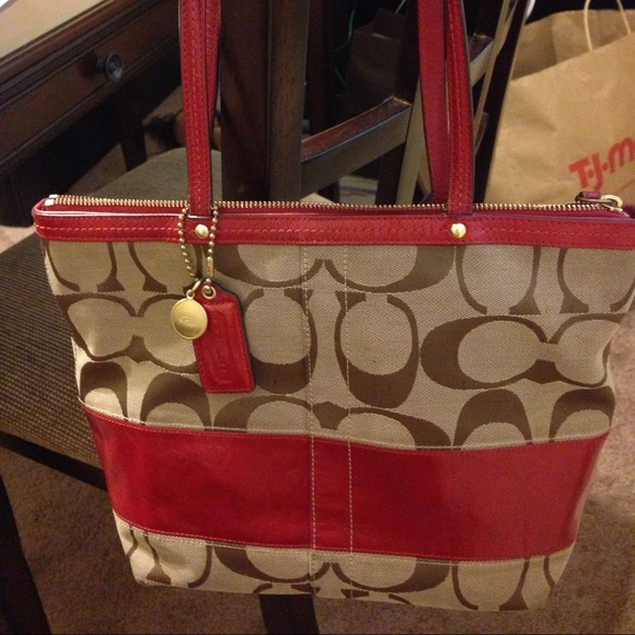 Sold !Coach Authentic tote handbag