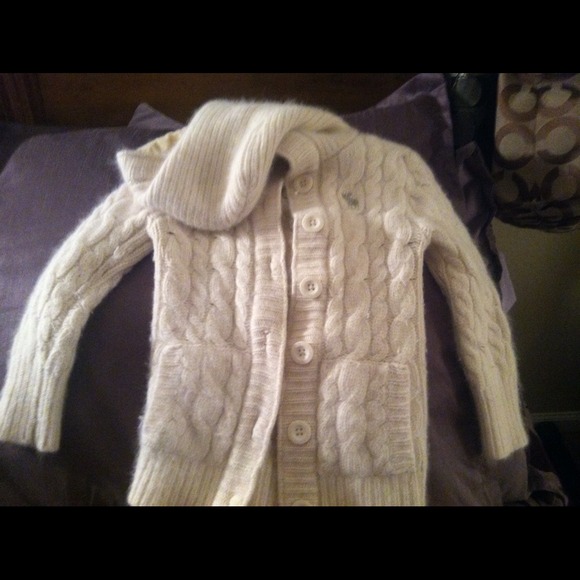Sweater fits 5t