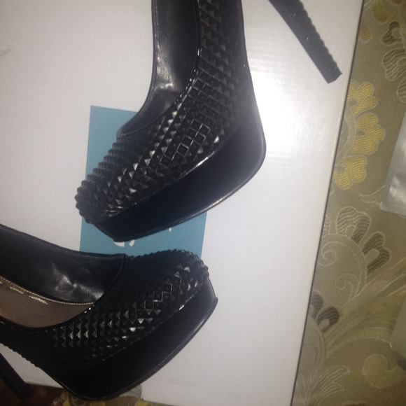 Rachel Roy Kimi - Picture 2 of 4