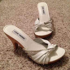 brand new! Steve Madden white heels size 6 1/2