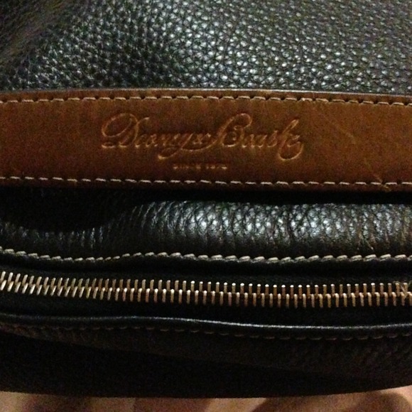 Dooney and bourke bag - Picture 3 of 4