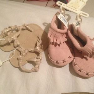 Size 3-6 months BABY GAP SHOES